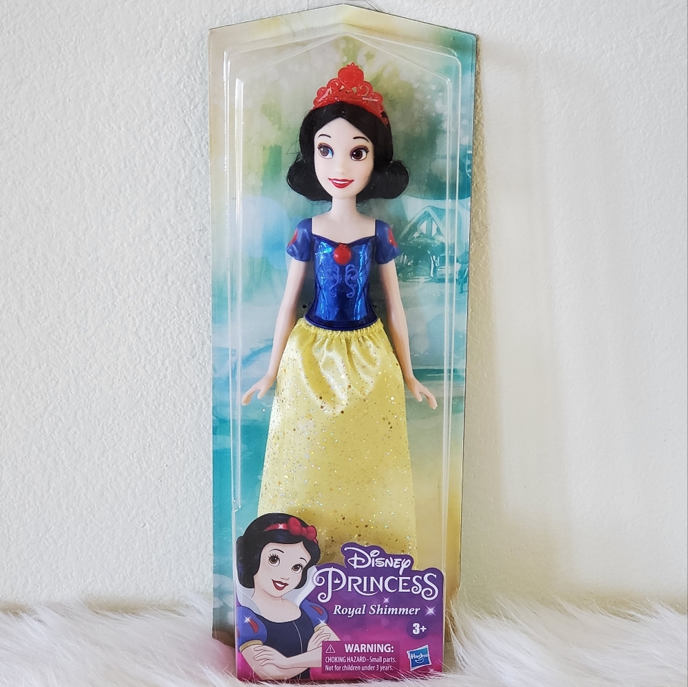 Snow White - Disney Princess Royal Shimmer Doll